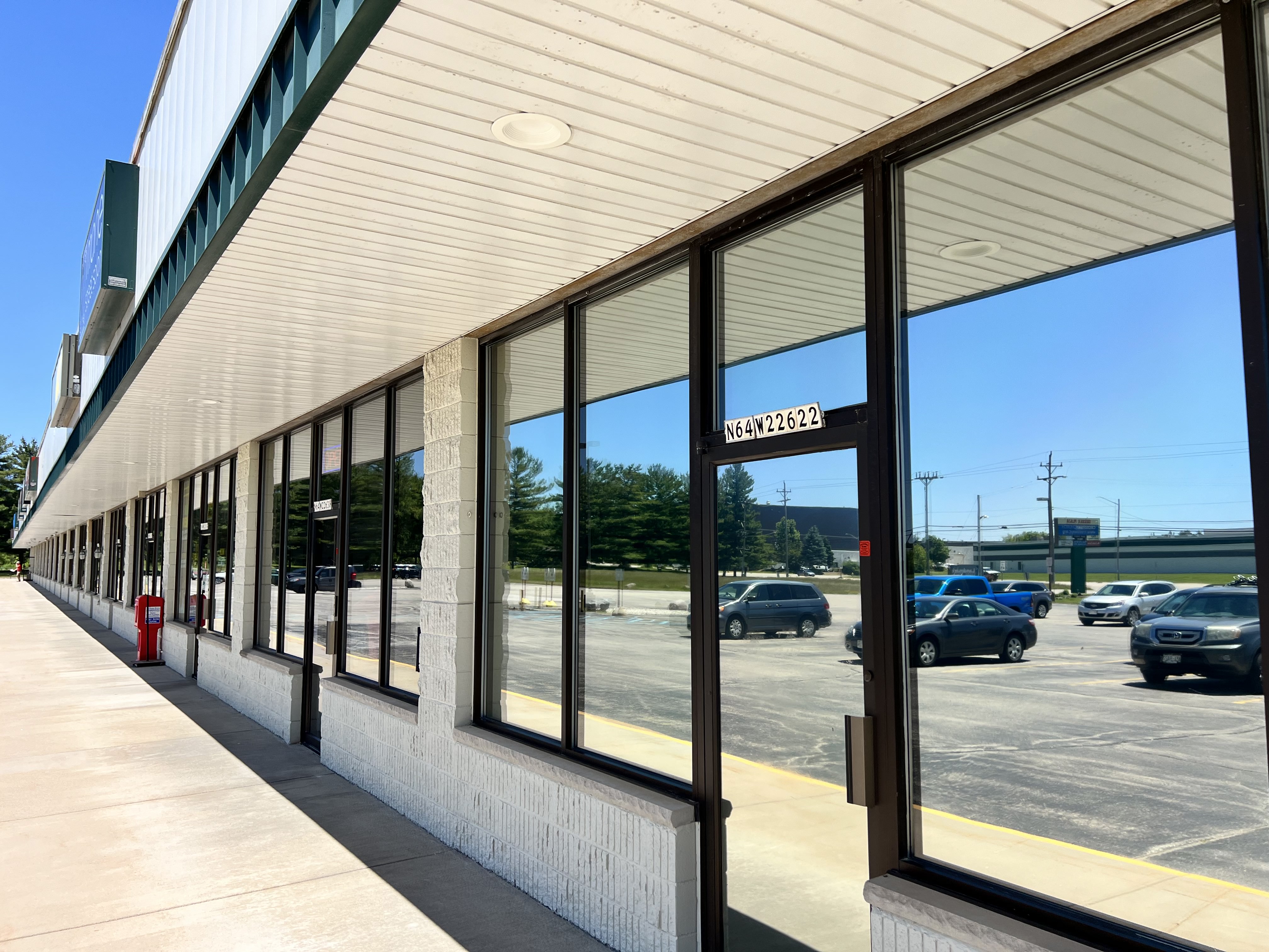 Strip mall storefront window cleaning services