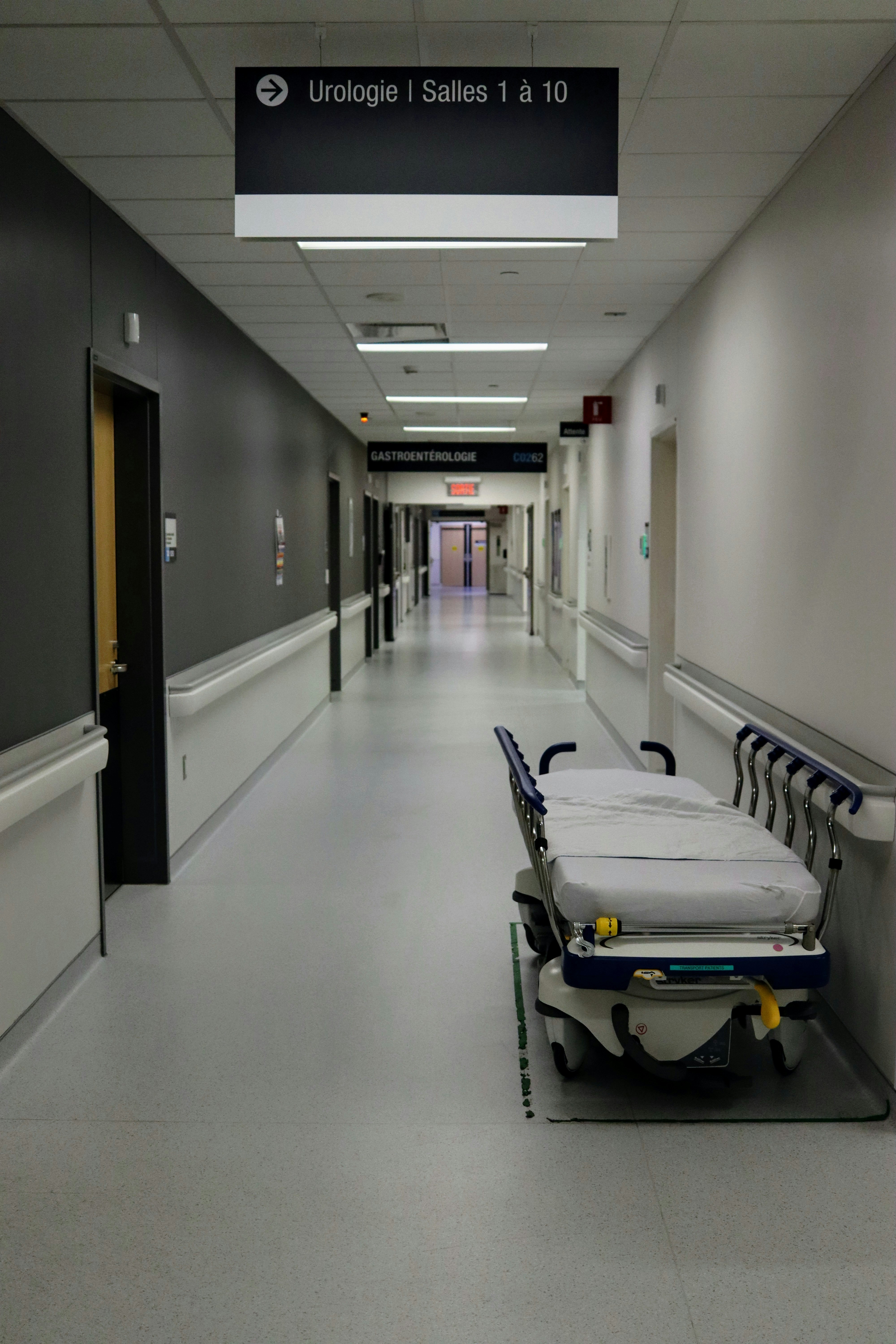 Clean medical facility environment - Professional healthcare cleaning services